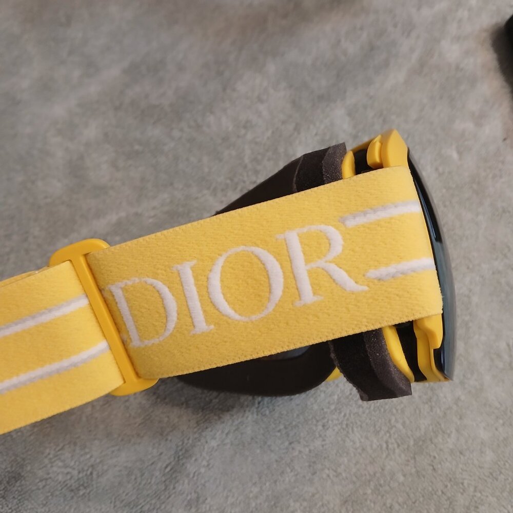 Dior Yellow Mirrored Ski Goggles Unisex ( Check The Gloves In My Listings) - Picture 7 of 8
